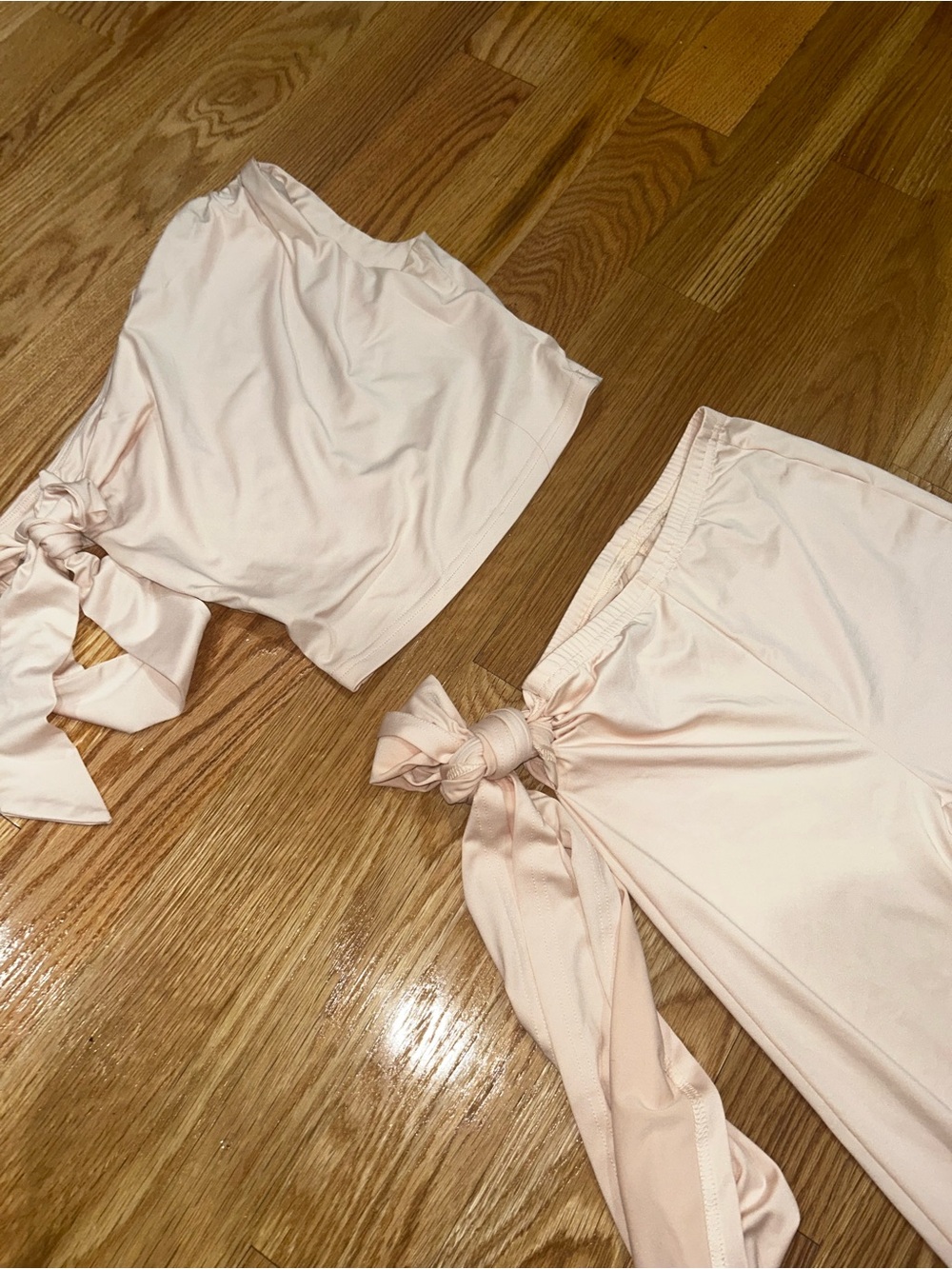 Fashionnova Women's Pale Pink One-Shoulder Crop Top & High-Waist Capri Set - Picture 3 of 3